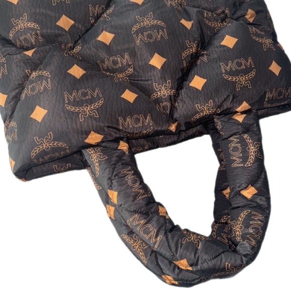 MCM Munchen Maxi Monogram Quilted Nylon Large Tote Bag Black/Copper NWT - Picture 7 of 13